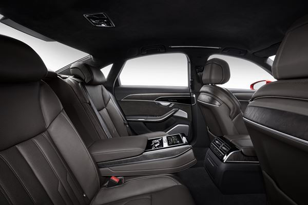 La berline de luxe Audi A8 trace la route de la conduite autonome