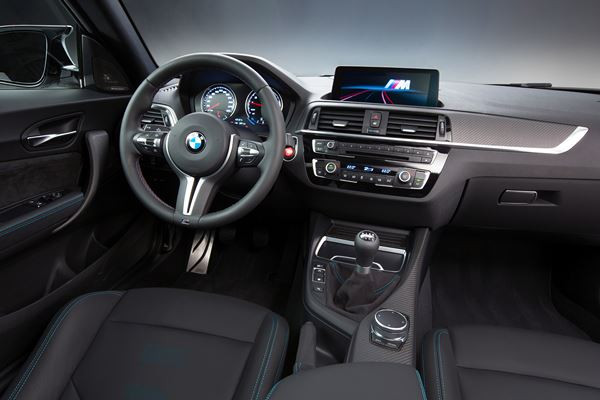 La sportive compacte BMW M2 Competition embarque un six cylindres de 410 ch