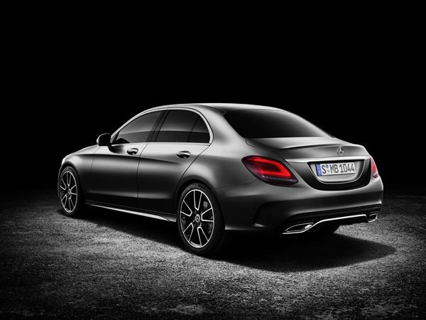 La Mercedes Classe C restylée en approche