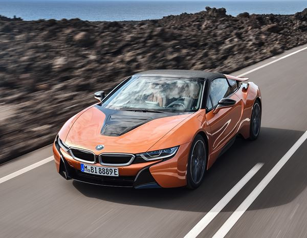 La BMW i8 plug-in hybride se décline en roadster