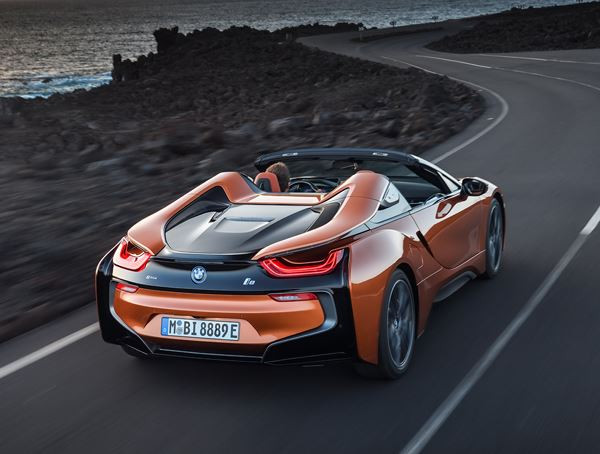 La BMW i8 plug-in hybride se décline en roadster