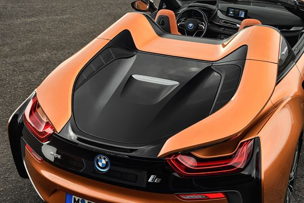La BMW i8 plug-in hybride se décline en roadster