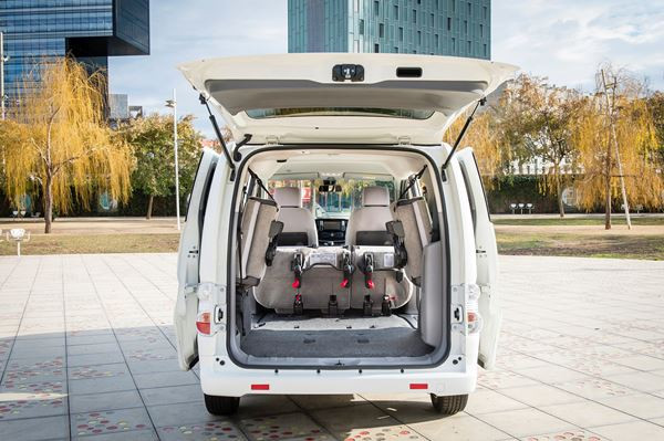Le ludospace Nissan e-NV200 Evalia embarque une batterie de 40 kWh