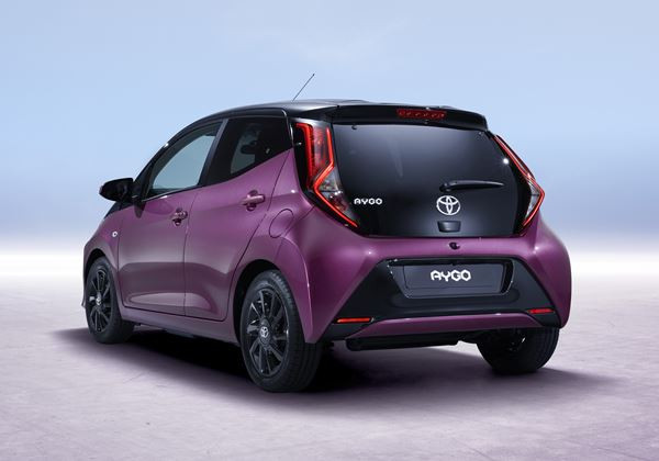 La Toyota Aygo restylée accentue son image jeune et originale