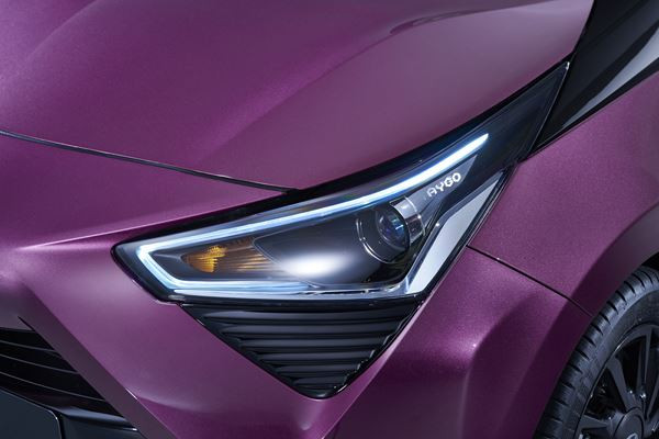 La Toyota Aygo restylée accentue son image jeune et originale