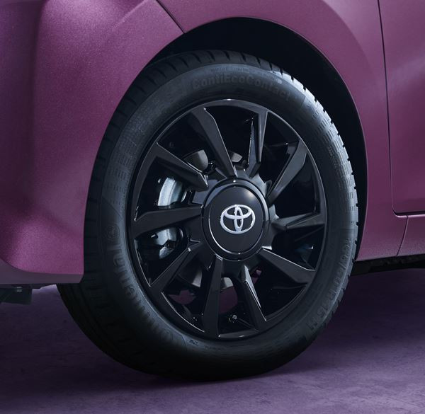 La Toyota Aygo restylée accentue son image jeune et originale