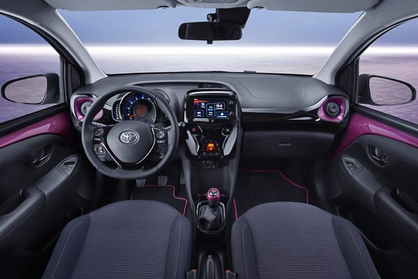 La Toyota Aygo restylée accentue son image jeune et originale