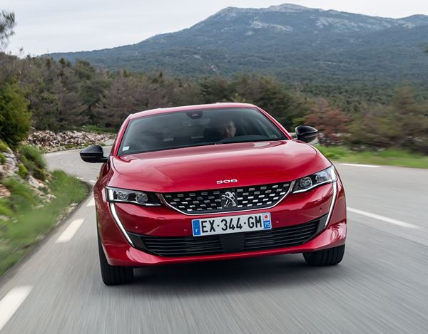 Peugeot 508 : une berline radicale à l’architecture basse et compacte