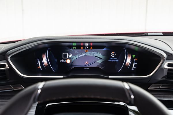 Peugeot 508 : une berline radicale à l’architecture basse et compacte