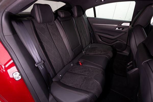 Peugeot 508 : une berline radicale à l’architecture basse et compacte