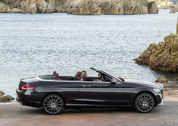 La Mercedes Classe C Cabriolet reçoit des phares LED hautes performances
