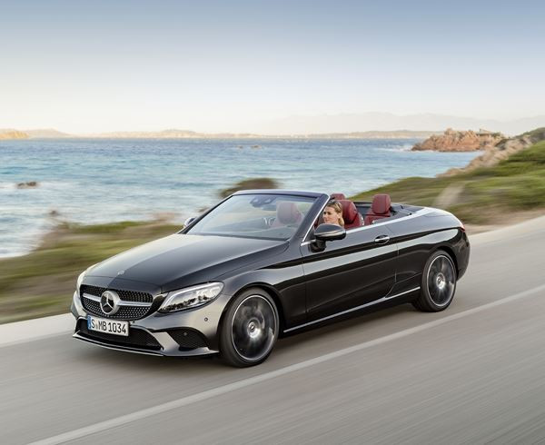 La Mercedes Classe C Cabriolet reçoit des phares LED hautes performances