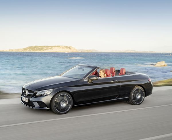 La Mercedes Classe C Cabriolet reçoit des phares LED hautes performances