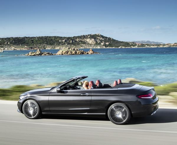 La Mercedes Classe C Cabriolet reçoit des phares LED hautes performances