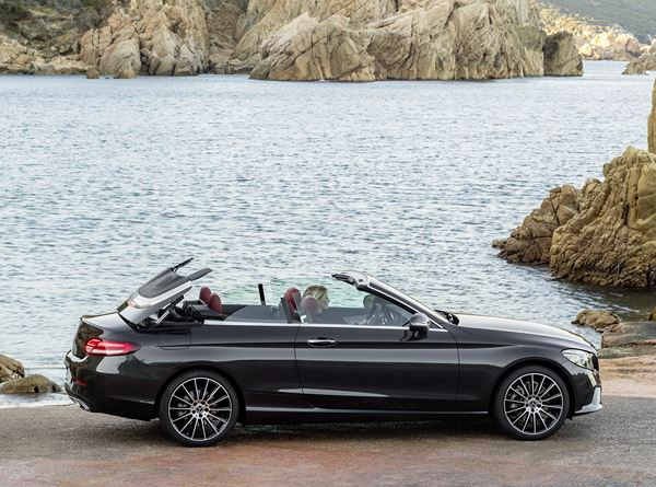 La Mercedes Classe C Cabriolet reçoit des phares LED hautes performances