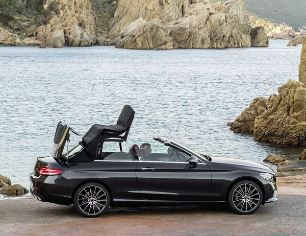 La Mercedes Classe C Cabriolet reçoit des phares LED hautes performances