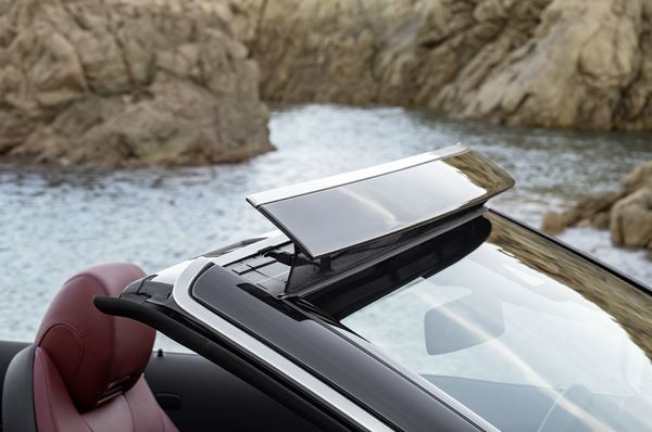 La Mercedes Classe C Cabriolet reçoit des phares LED hautes performances
