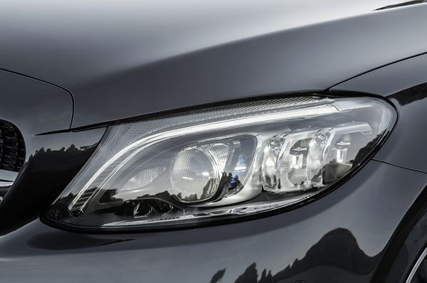 La Mercedes Classe C Cabriolet reçoit des phares LED hautes performances