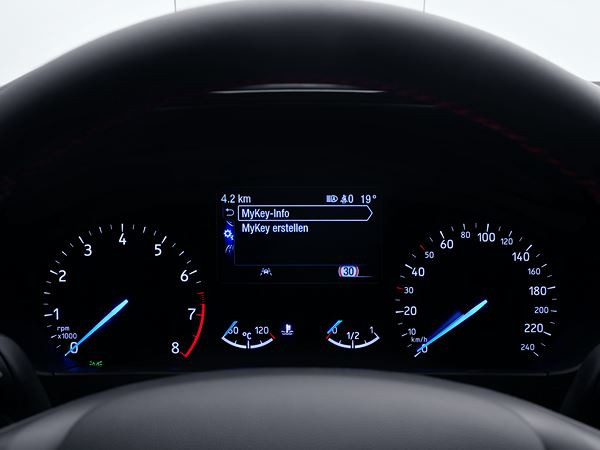 Ford Focus: une berline au design émotionnel conçue sur un nouveau châssis