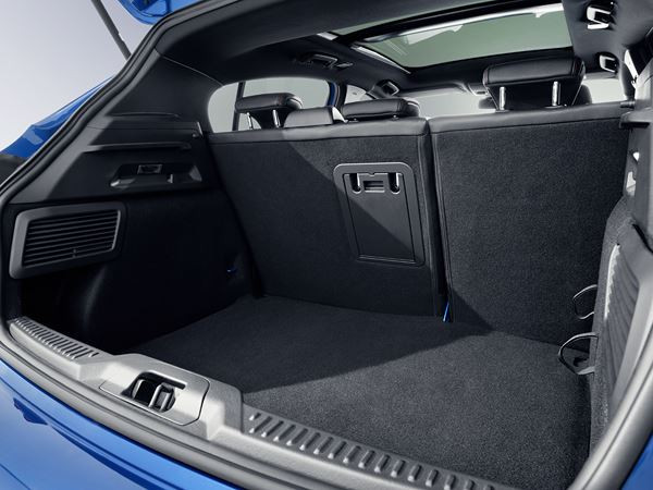 Ford Focus: une berline au design émotionnel conçue sur un nouveau châssis