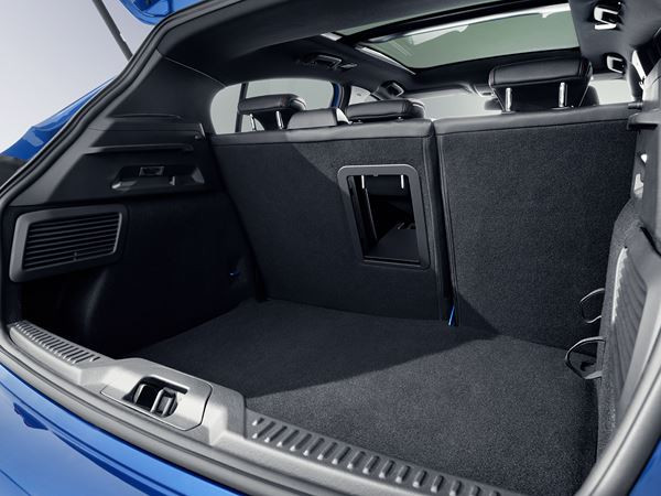 Ford Focus: une berline au design émotionnel conçue sur un nouveau châssis
