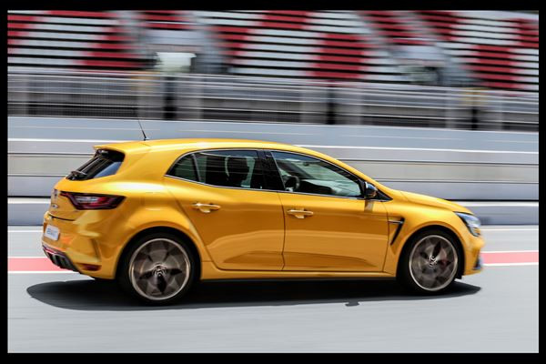 La Renault Mégane R.S. Trophy débite 300 ch