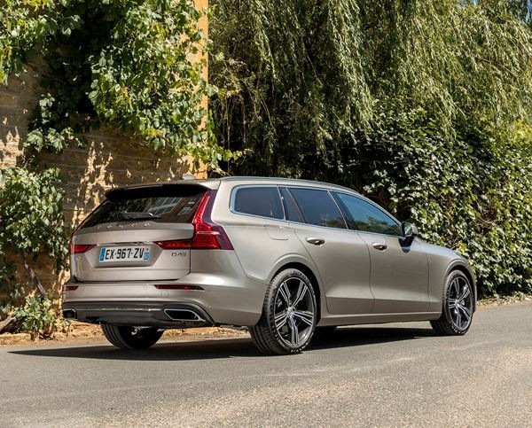 Volvo V60: un break familial esthétique au sens pratique