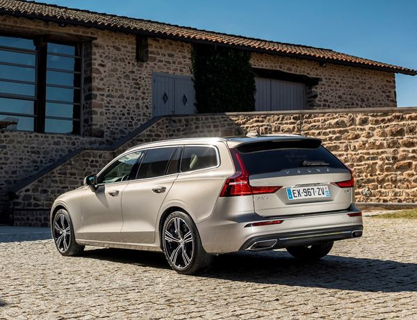 Volvo V60: un break familial esthétique au sens pratique