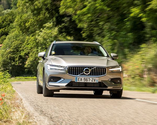 Volvo V60: un break familial esthétique au sens pratique