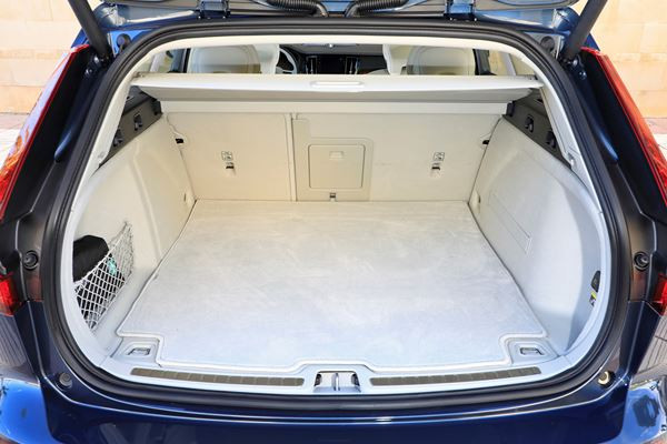 Volvo V60: un break familial esthétique au sens pratique