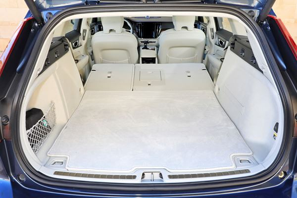 Volvo V60: un break familial esthétique au sens pratique