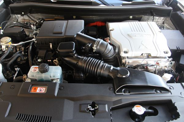 Le SUV Mitsubishi Outlander PHEV hybride rechargeable gagne en puissance