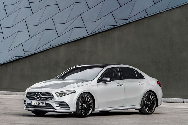 Mercedes Classe A Berline: une berline quatre portes compacte à coffre séparé