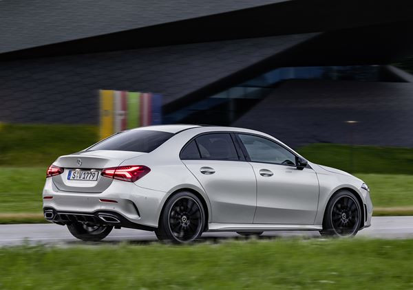 Mercedes Classe A Berline: une berline quatre portes compacte à coffre séparé