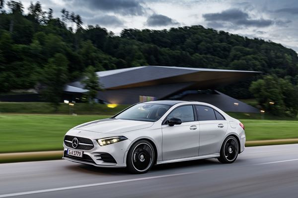 Mercedes Classe A Berline: une berline quatre portes compacte à coffre séparé