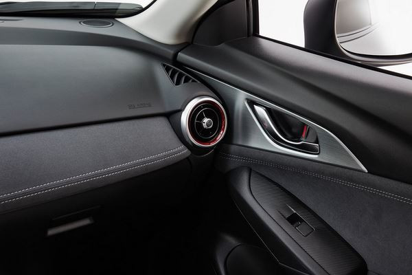 Le Mazda CX-3 restylé affiche une calandre redessinée