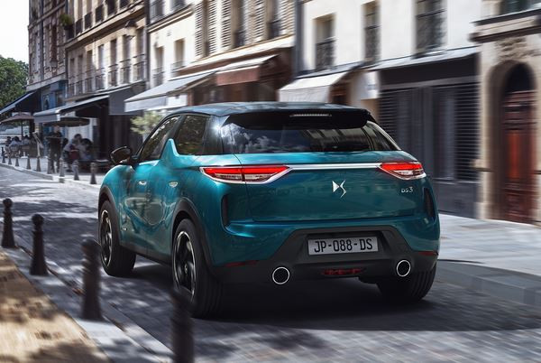 Le SUV urbain DS 3 Crossback adopte un style sculptural
