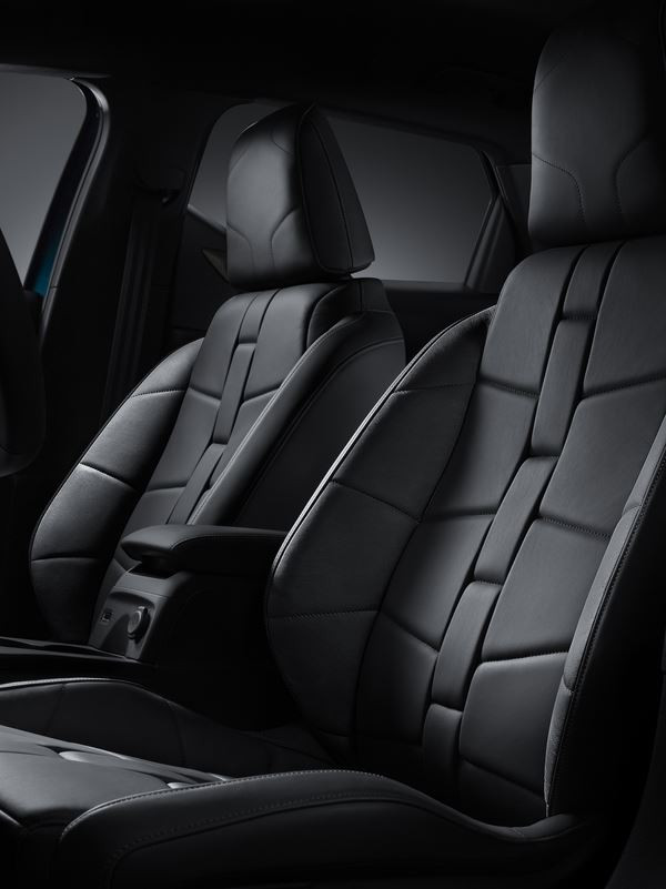 Le SUV urbain DS 3 Crossback adopte un style sculptural