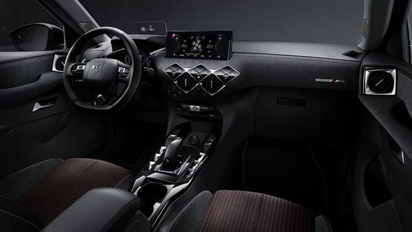 Le SUV urbain DS 3 Crossback adopte un style sculptural