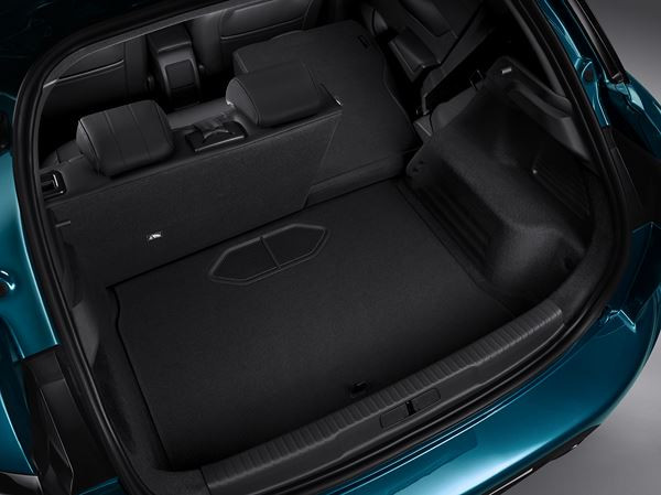 Le SUV urbain DS 3 Crossback adopte un style sculptural