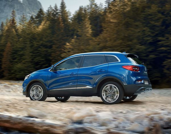 Le Renault Kadjar affiche une calandre élargie avec des inserts chromés