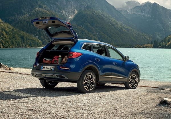 Le Renault Kadjar affiche une calandre élargie avec des inserts chromés