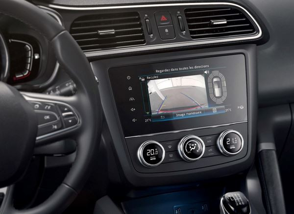 Le Renault Kadjar affiche une calandre élargie avec des inserts chromés