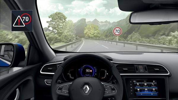 Le Renault Kadjar affiche une calandre élargie avec des inserts chromés