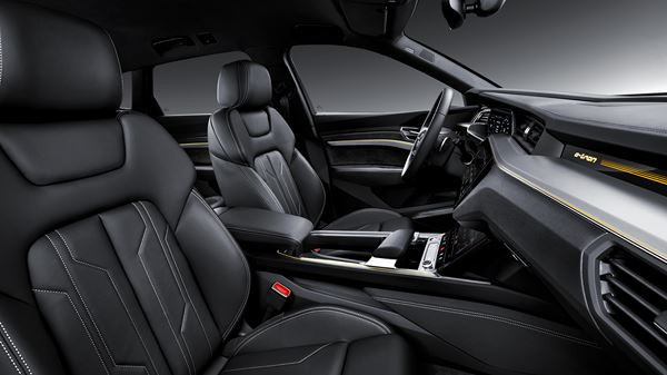 Audi e-tron: un grand SUV électrique sportif