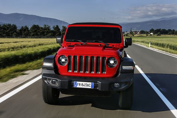 Jeep Wrangler : un 4x4 compact aux capacités de franchissement élevées