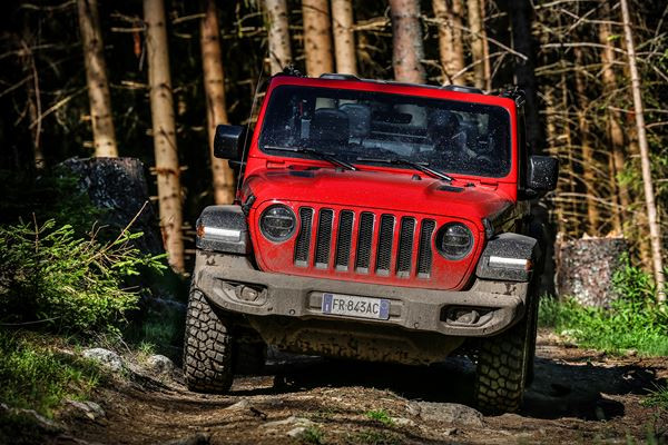 Jeep Wrangler : un 4x4 compact aux capacités de franchissement élevées