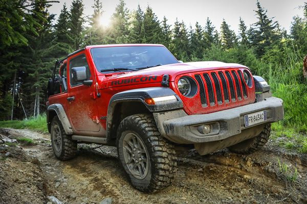 Jeep Wrangler : un 4x4 compact aux capacités de franchissement élevées