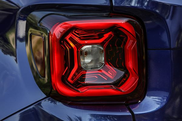 Jeep Renegade : un SUV urbain américain au design caractéristique