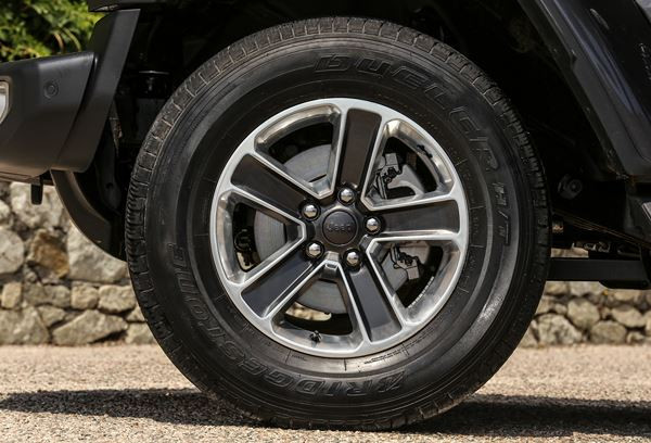 Jeep Wrangler Unlimited: un authentique tout-terrain Jeep découvrable